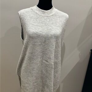 🧶 CeCe Light Gray Knit Sleeveless Top